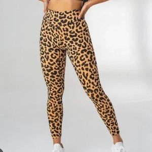 Balance Athletica King Cheetah Ascent Pant Size Small